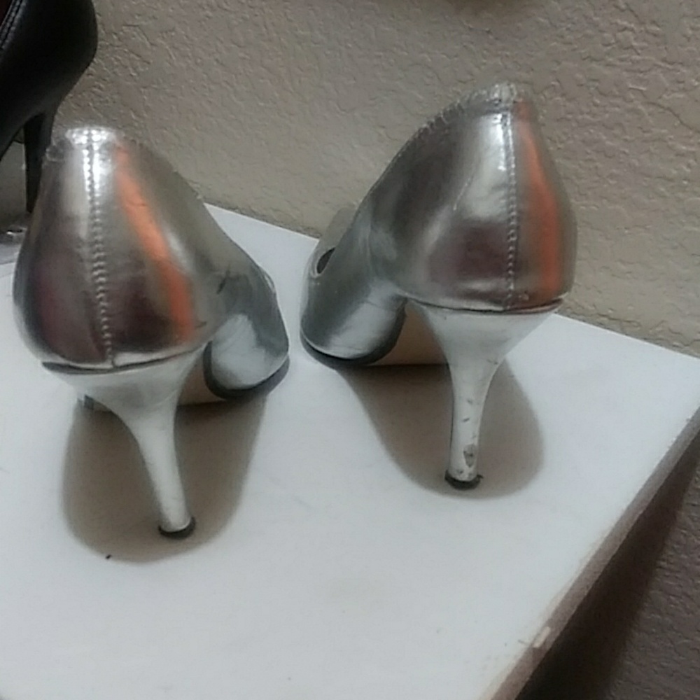 Pumps - Picture 3 of 3